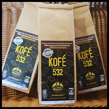 Koffe 532 - Yoann Gouéry nous propose un ersatz de café à base de petit épeautre, de malt d'orge et bien sûr d'orge mondé. Une alternative au café en "court circuit" qui va mettre tout le monde d'accord !

Kenavo ar’vechal