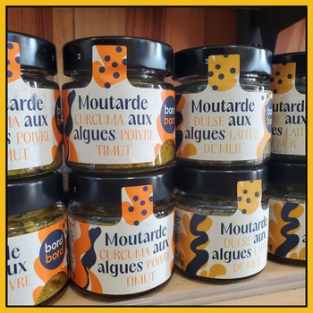 Nouveautés @bordabord.algues 

La moutarde aux algues Curcuma et poivre de timut et la moutarde aux algues dulse et laitue de mer !

Des moutardes à la mode bretonne !

Une moutarde de Dijon assaisonnée avec nos algues fraîches, ainsi qu’une plus épicée au curcuma et poivre Timut pour un voyage dans les montagnes du Népal. Ces deux moutardes sont de parfaits compagnons de cuisine : assaisonnez un fond de tarte, réalisez une sauce rapide, préparez une vinaigrette iodée... le piquant n’aura plus de secret pour vous !

A retrouver en boutique 

Kenavo

#algue #bretagne #morbihan #apero #bordabord #breizhenbouche #moutarde